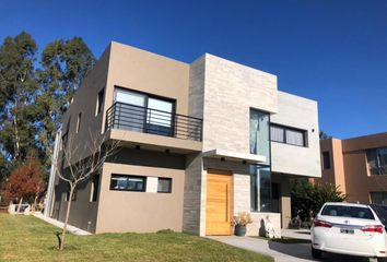 Casa en  Tristán Suárez, Partido De Ezeiza