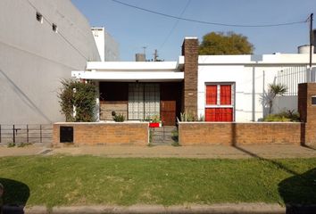 Casa en  Villa Sarmiento, Partido De Morón