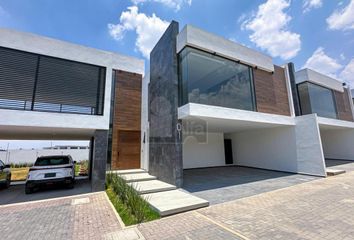 Casa en  Santa Cruz Ocotitlán, Metepec