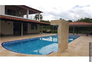 Villa-Quinta en  Santa Fe De Antioquia