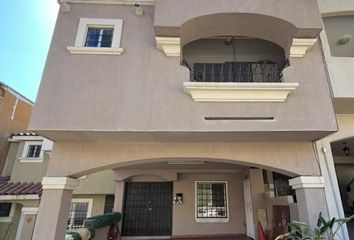 Casa en  Privada Sicilia 5277-5277, Colinas Del Rey, Tijuana, Baja California, 22634, Mex