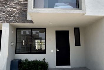 Casa en condominio en  Avenida Río Blanco, Los Almendros, Zapopan, Jalisco, 45133, Mex