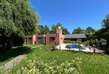 Casa en  Barrio Parque Sakura, Exaltación De La Cruz