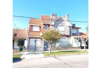 Casa en  Bernardino Rivadavia, Mar Del Plata