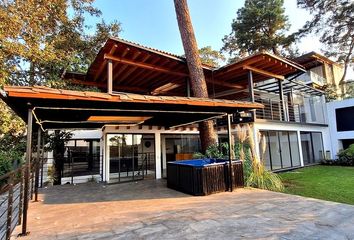 Casa en  Avándaro, Valle De Bravo, México, Mex