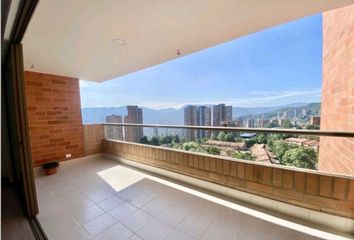 Apartamento en  Poblado, Medellín