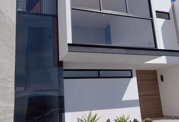 Casa en  Calle Travertino, Campestre, La Antigua Juriquilla, Querétaro, 76226, Mex