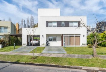 Casa en  Nuevo Quilmes, Partido De Quilmes