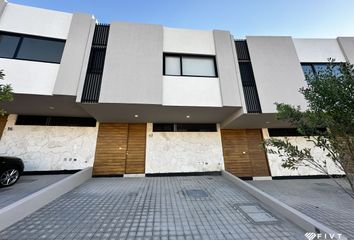 Casa en  Calle Huizache, Zibata, Zona Cactus, El Marqués, Querétaro, 76269, Mex