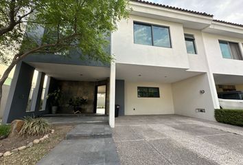 Casa en condominio en  Paseo De La Luna 300-300, Solares, Zapopan, Jalisco, 45019, Mex