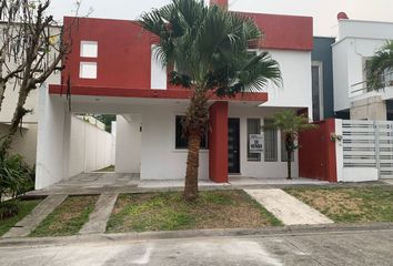 Casa en  Calle Paseo De Los Ebanitos 62, Los Olivos, Córdoba, Veracruz De Ignacio De La Llave, 94580, Mex