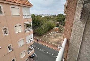 Apartamento en  Distrito 2 - Urbanizaciones - Los Naúfragos, Torrevieja