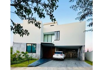 Casa en  Algarrobos Desarrollo Residencial, Mérida, Yucatán