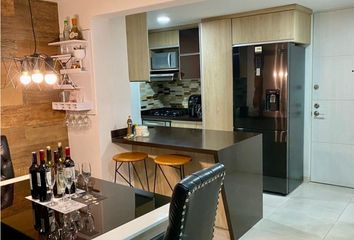 Apartamento en  Loma De Los Bernal, Medellín