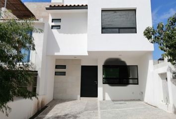 Casa en condominio en  Avenida Schoenstatt, Pedregal De Schoenstatt, Condominio San Miguel, El Pueblito, Corregidora, Querétaro, 76904, Mex