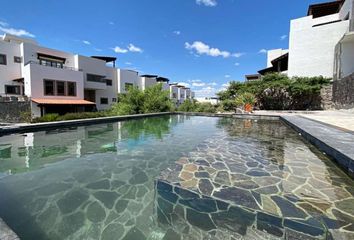 Casa en condominio en  Avenida Fray Juan De San Miguel, Villa De Los Frailes, San Miguel De Allende, Guanajuato, 37796, Mex