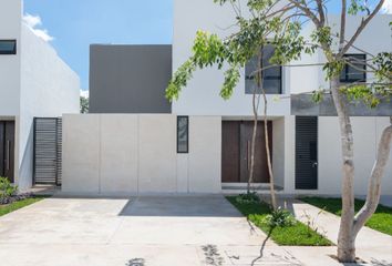 Casa en condominio en  Calle 18 108-108, Cholul, Mérida, Yucatán, 97305, Mex