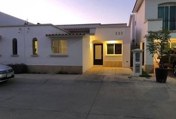 Casa en  Boulevard Cuarto Cinturón Vial, Irapuato, Guanajuato, 36626, Mex