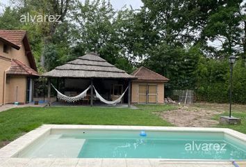 Casa en  Calle De Los Baqueanos 952-1100, Ituzaingó Centro, Ituzaingó, B1715, Provincia De Buenos Aires, Arg