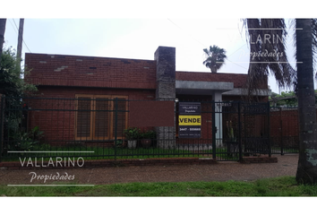 Casa en  Calle Juan Bautista Alberdi 181, Colón, Entre Ríos, Arg