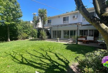 Casa en  Calle Maestra Juana Rueda, San Isidro, B1609, Provincia De Buenos Aires, Arg