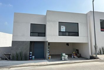 Casa en  Calle El Álamo, Santiago, Nuevo León, 67327, Mex