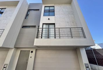 Casa en condominio en  Privada De Las Acacias 10171, Cubillas, Tijuana, Baja California, 22045, Mex