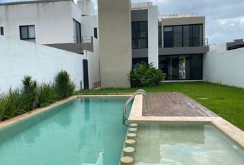 Casa en condominio en  Avenida 21, Mérida, Yucatán, 97305, Mex