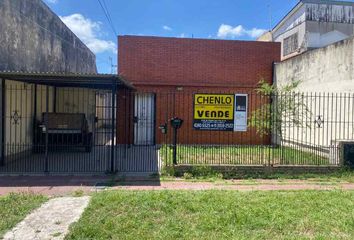 Casa en  Remedios De Escalada, Partido De Lanús