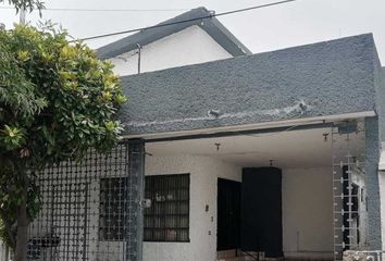 Casa en  Calle Ébano, Jardines De San Rafael, Guadalupe, Nuevo León, 67119, Mex