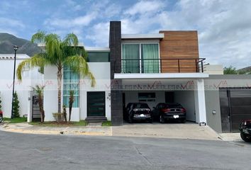 Casa en  Cerrada Vía Lampazos 1-841, Las Margaritas, Monterrey, Nuevo León, 64990, Mex