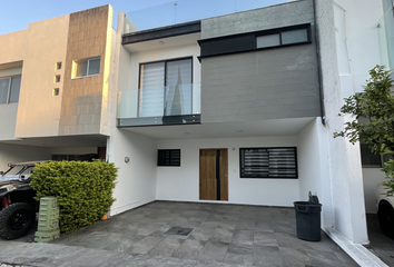 Casa en condominio en  Avenida Valdepeñas, Real De Valdepeñas, Zapopan, Jalisco, 45130, Mex