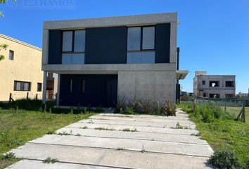 Casa en  Puertos Del Lago, Partido De Escobar