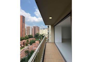 Apartamento en  Loma De Los Bernal, Medellín