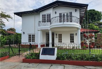 Casa en  Manantiales, Norte, Armenia