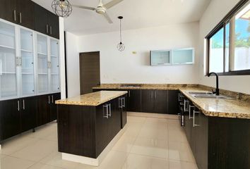 Casa en  Calle 18 108-108, Cholul, Mérida, Yucatán, 97305, Mex