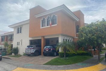 Casa en condominio en  Calle 944 991-991, Callejón Del Parque, Zapopan, Jalisco, 45117, Mex