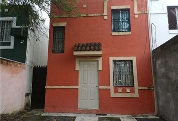 Casa en  Calle De Las Rosas 101-225, Misión De La Silla Primer Sector, Guadalupe, Nuevo León, 67197, Mex