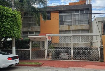 Casa en  Calle De La Luna 2568-2684, Jardines Del Bosque, Guadalajara, Jalisco, 44520, Mex