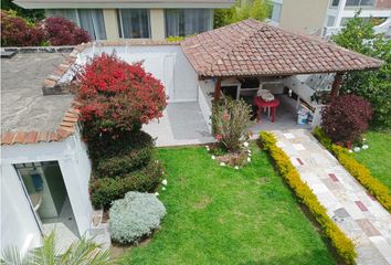 Casa en  Cumbayá, Quito