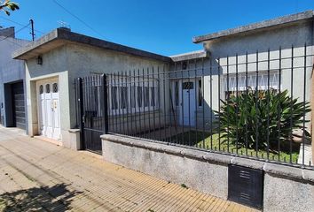 Casa en  Llavallol, Partido De Lomas De Zamora