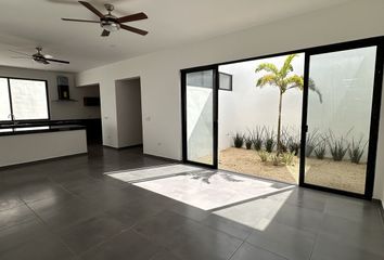 Casa en condominio en  Carretera Xcunyá - Santa María Yaxché - Tamanché - Ejido T. Mérida Progreso, Mérida, Yucatán, 97308, Mex