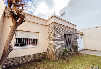 Casa en  Tolosa, Partido De La Plata