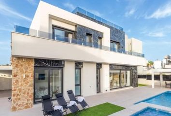 Chalet en  Distrito 3 - Playas - La Mata, Torrevieja