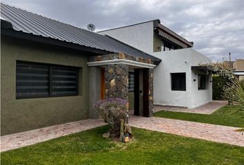 Casa en  Luján De Cuyo, Mendoza