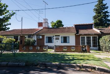 Casa en  City Bell, Partido De La Plata