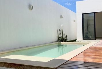 Casa en  Avenida Flamboyán, Conkal, Yucatán, 97347, Mex