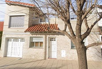 Casa en  Remedios De Escalada, Partido De Lanús