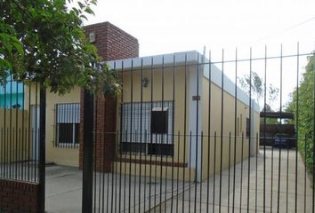 Casa en  Burzaco, Partido De Almirante Brown