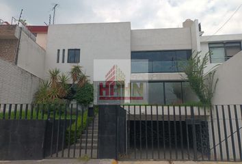 Casa en  Circuito Médicos, Ciudad Satélite, Naucalpan De Juárez, México, 53100, Mex